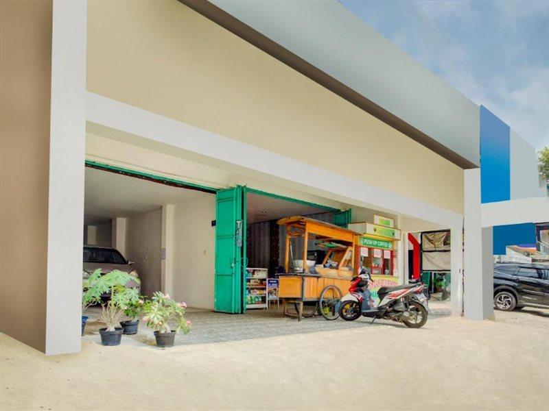 Hotel Vaccinated Staff - Spot On 3928 Terrace House Syariah Pondoktjing Dua Exterior foto